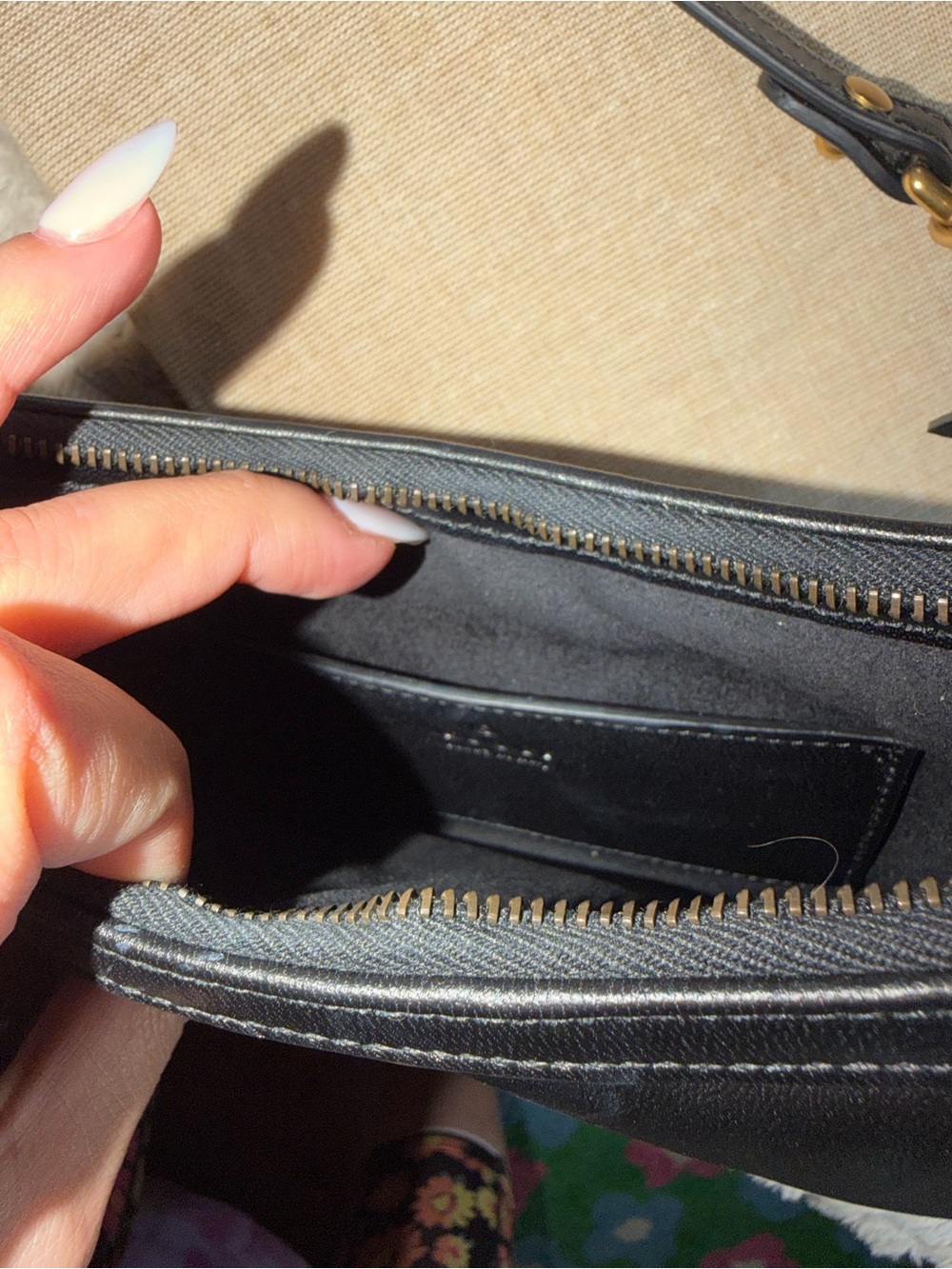 Gucci Black Quilted Shoulder Bag with Gold Hardware - Picture 3 of 5